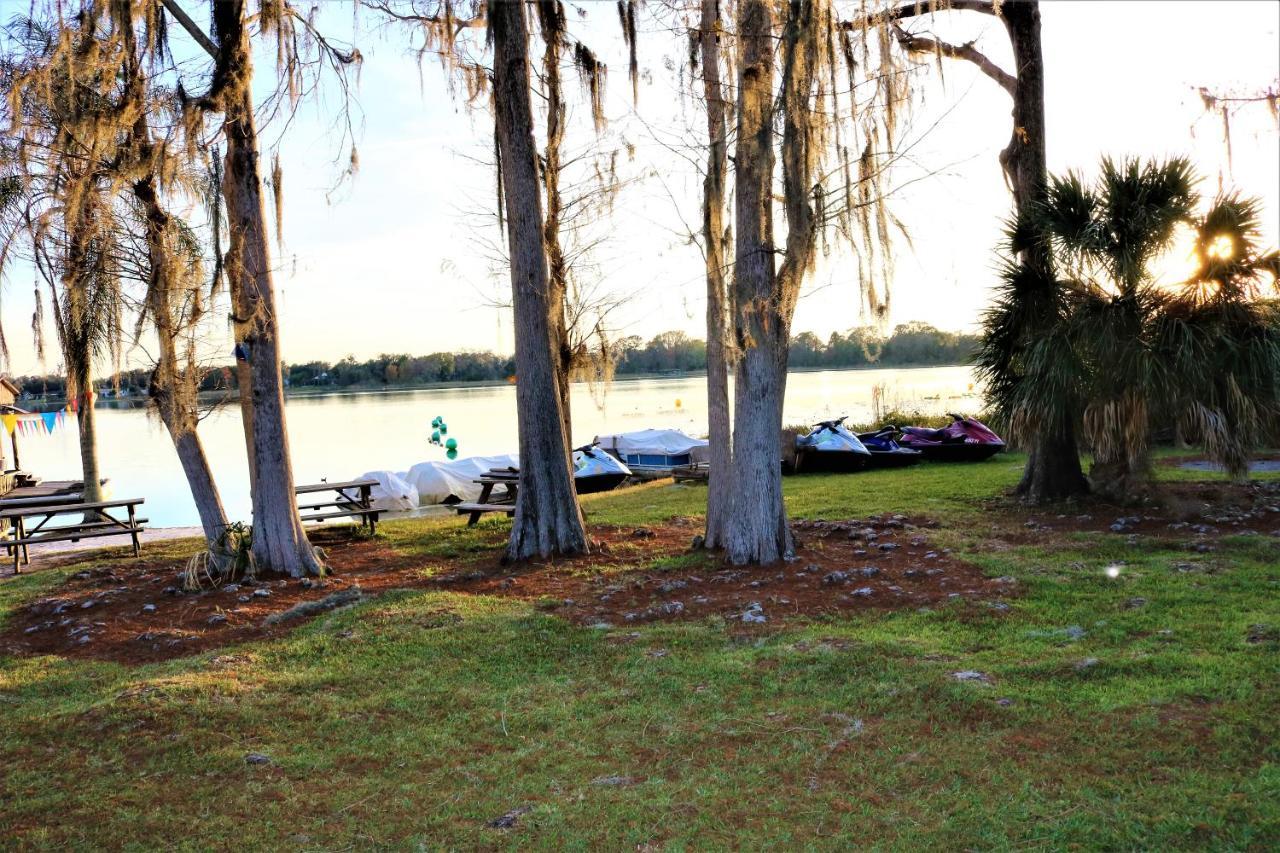 Howard Johnson by Wyndham Lake Front Park Kissimmee Exterior foto