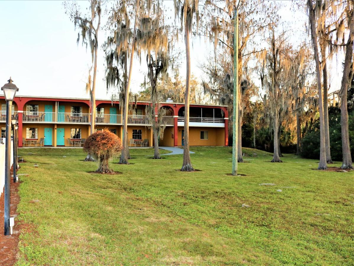 Howard Johnson by Wyndham Lake Front Park Kissimmee Exterior foto