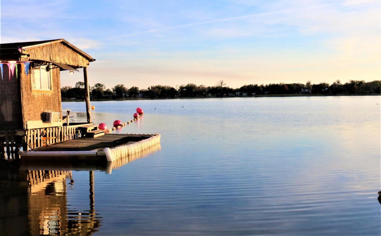 Howard Johnson by Wyndham Lake Front Park Kissimmee Exterior foto