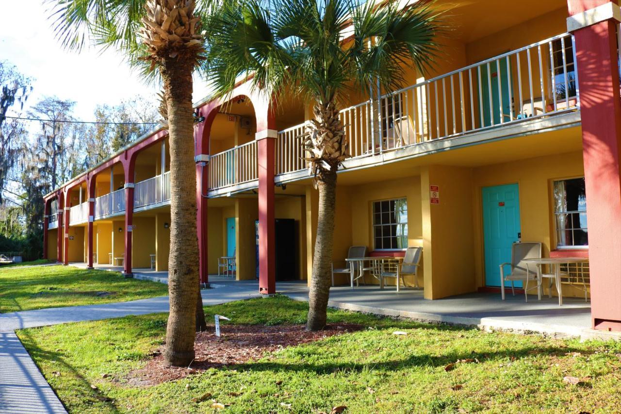 Howard Johnson by Wyndham Lake Front Park Kissimmee Exterior foto