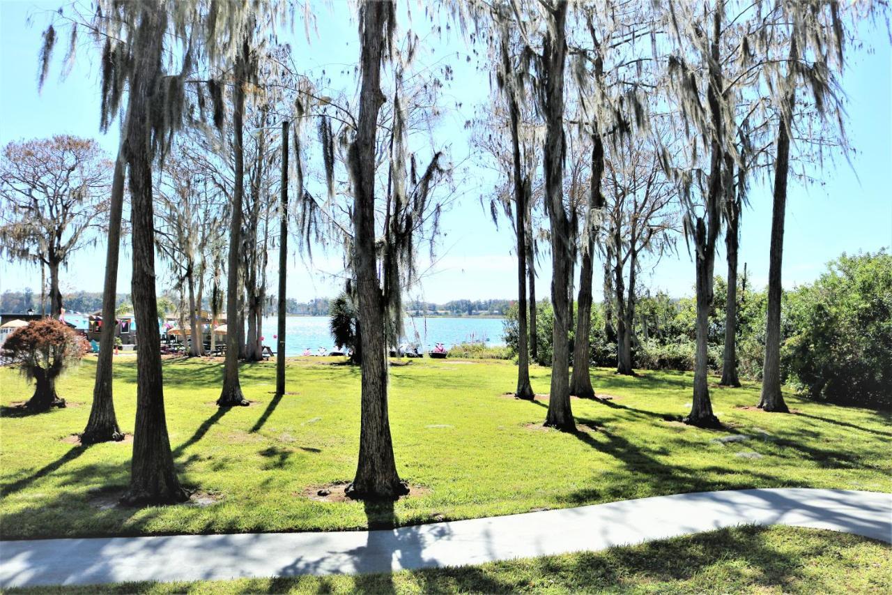 Howard Johnson by Wyndham Lake Front Park Kissimmee Exterior foto