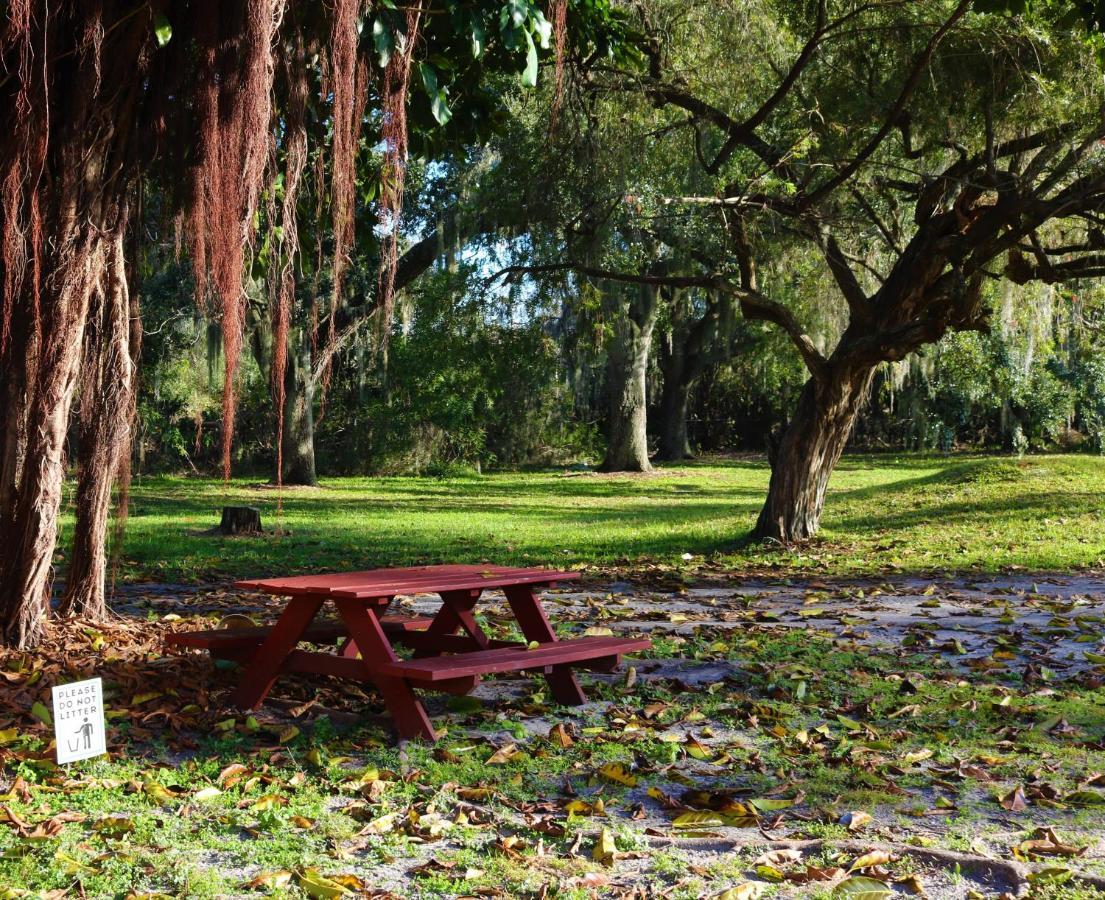 Howard Johnson by Wyndham Lake Front Park Kissimmee Exterior foto