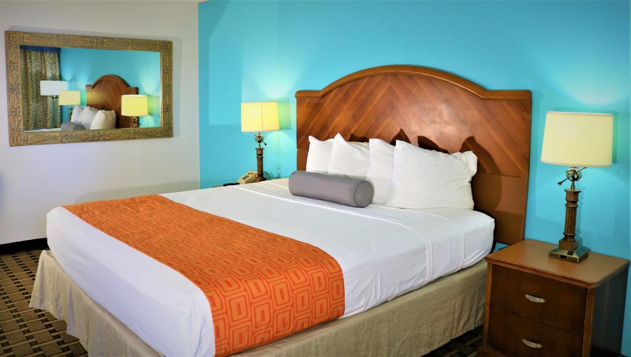 Howard Johnson by Wyndham Lake Front Park Kissimmee Exterior foto